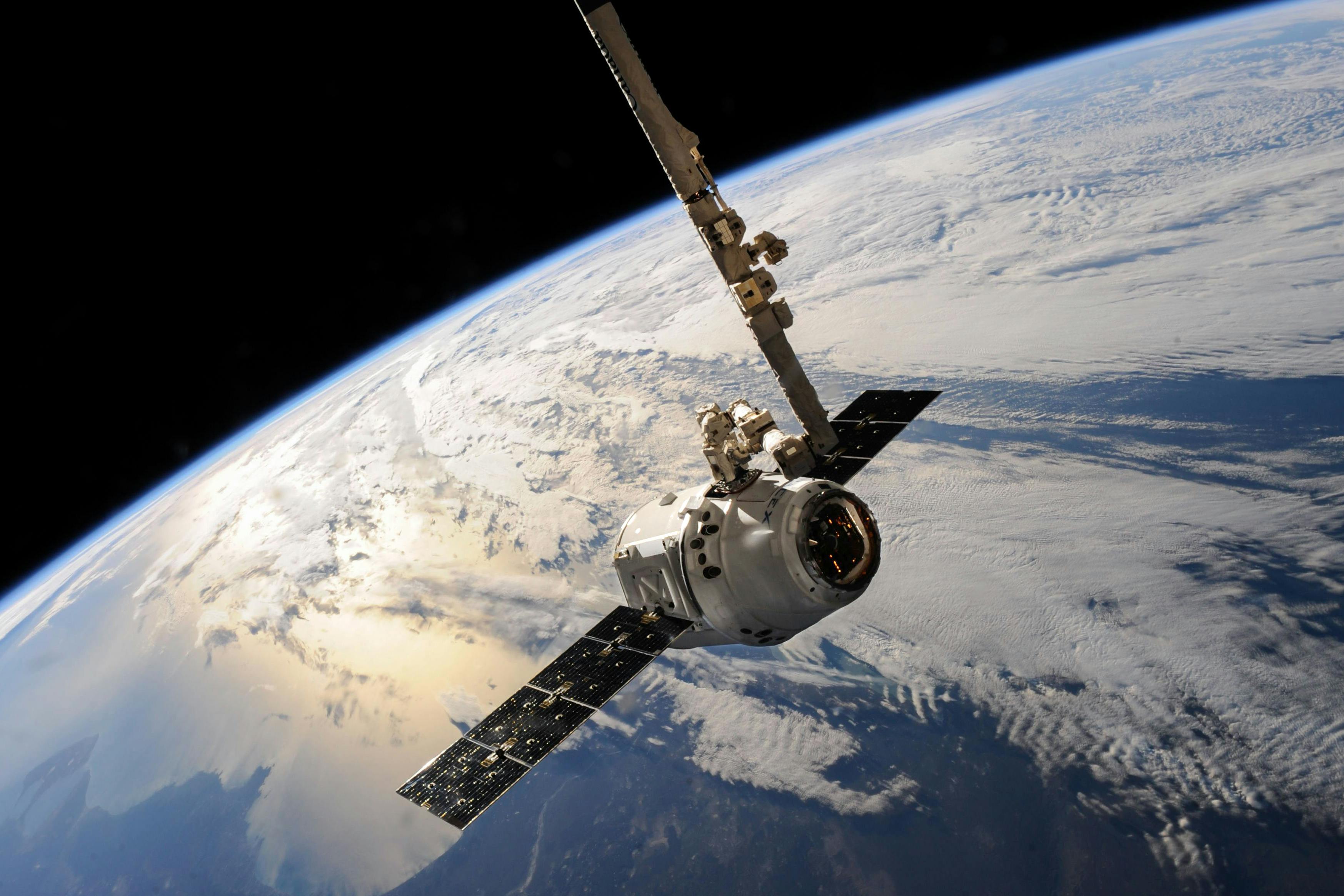 Space Force Awards SpaceX $4.16B Airborne Tracking Deal | KeepTrack X Report